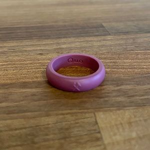 Qalo silicone ring